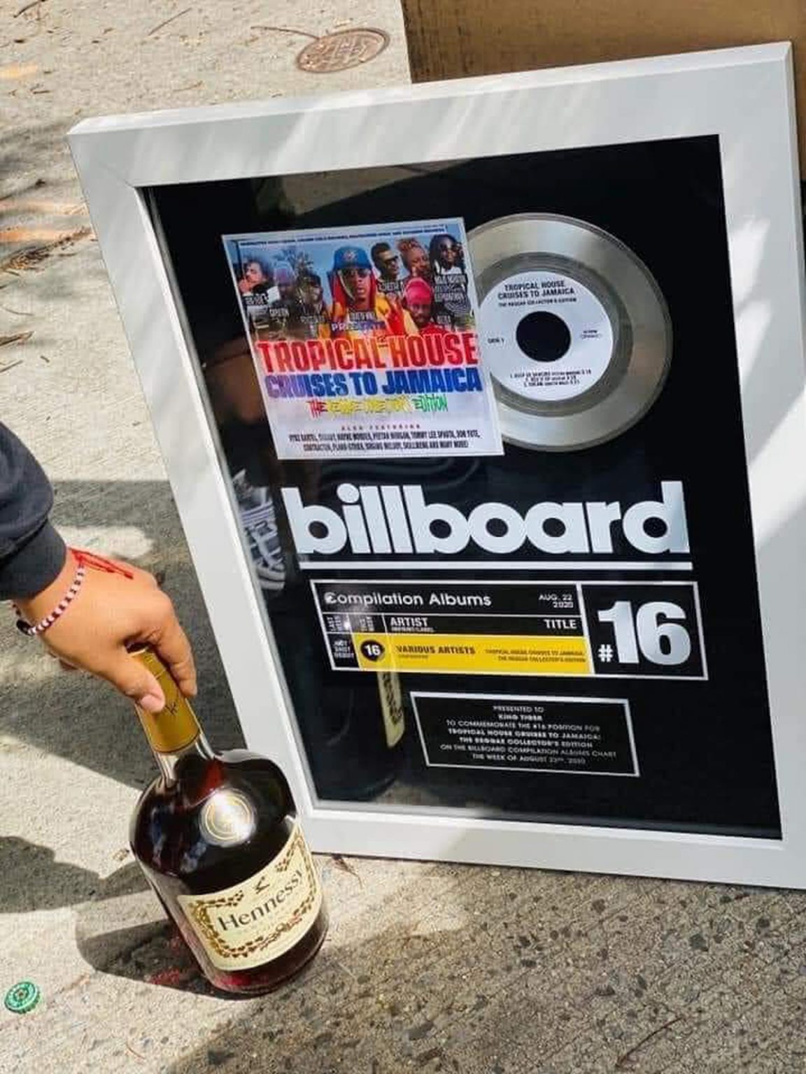Billboard Plaque Rolls In For Contractor’s 'Tropical House Cruises To